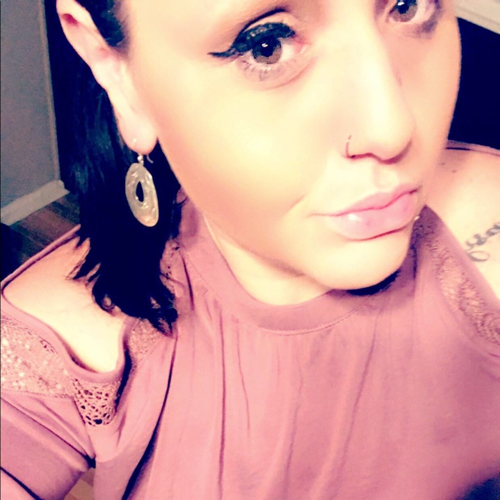 Meet your Posher, Crystal